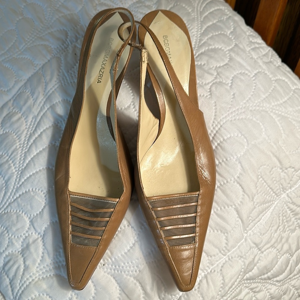 BCBGMAXAZRIA  kitten heel slingback